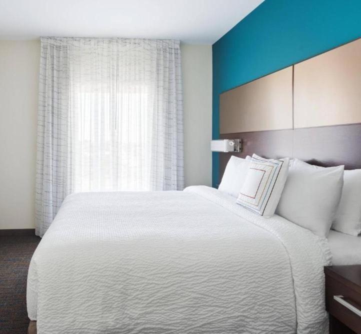 By Marriott West/beltway 8 At Clay Road Hotel