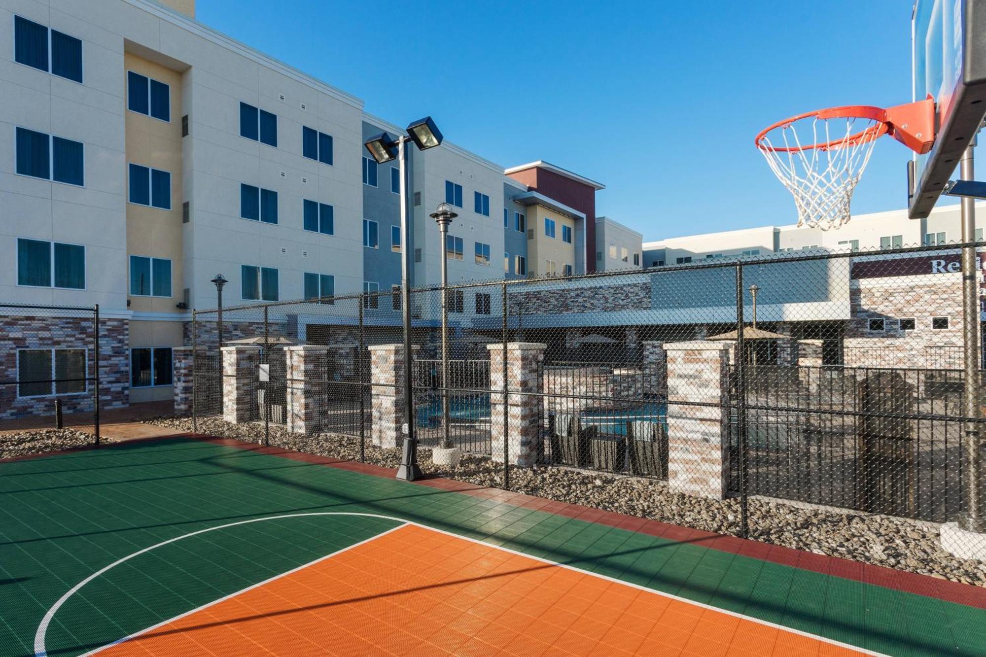 By Marriott West/beltway 8 At Clay Road Hotel