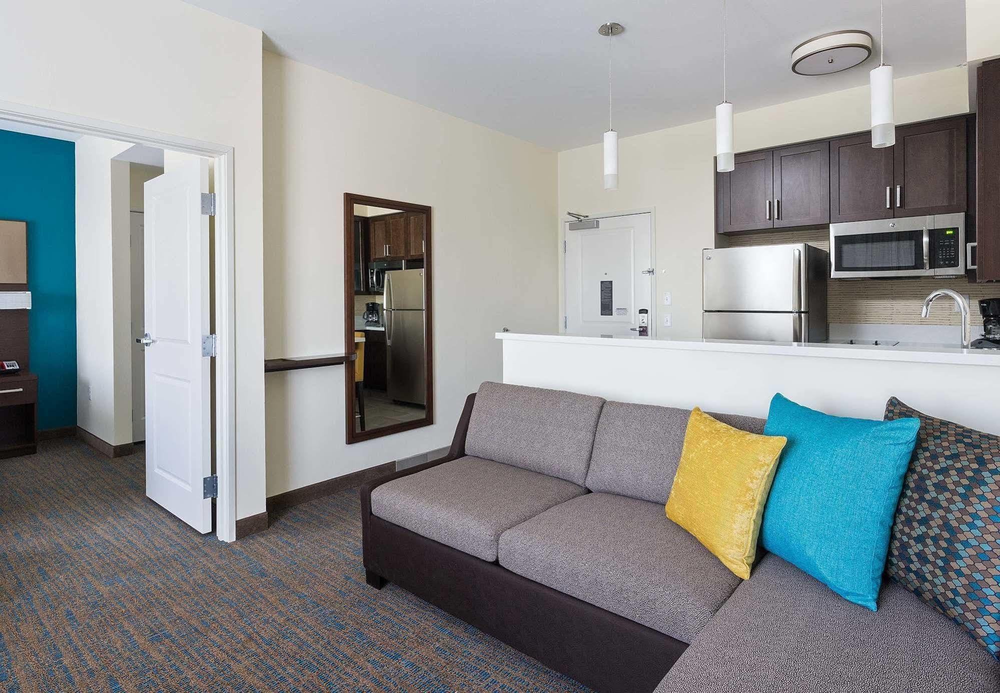 By Marriott West/beltway 8 At Clay Road Hotel